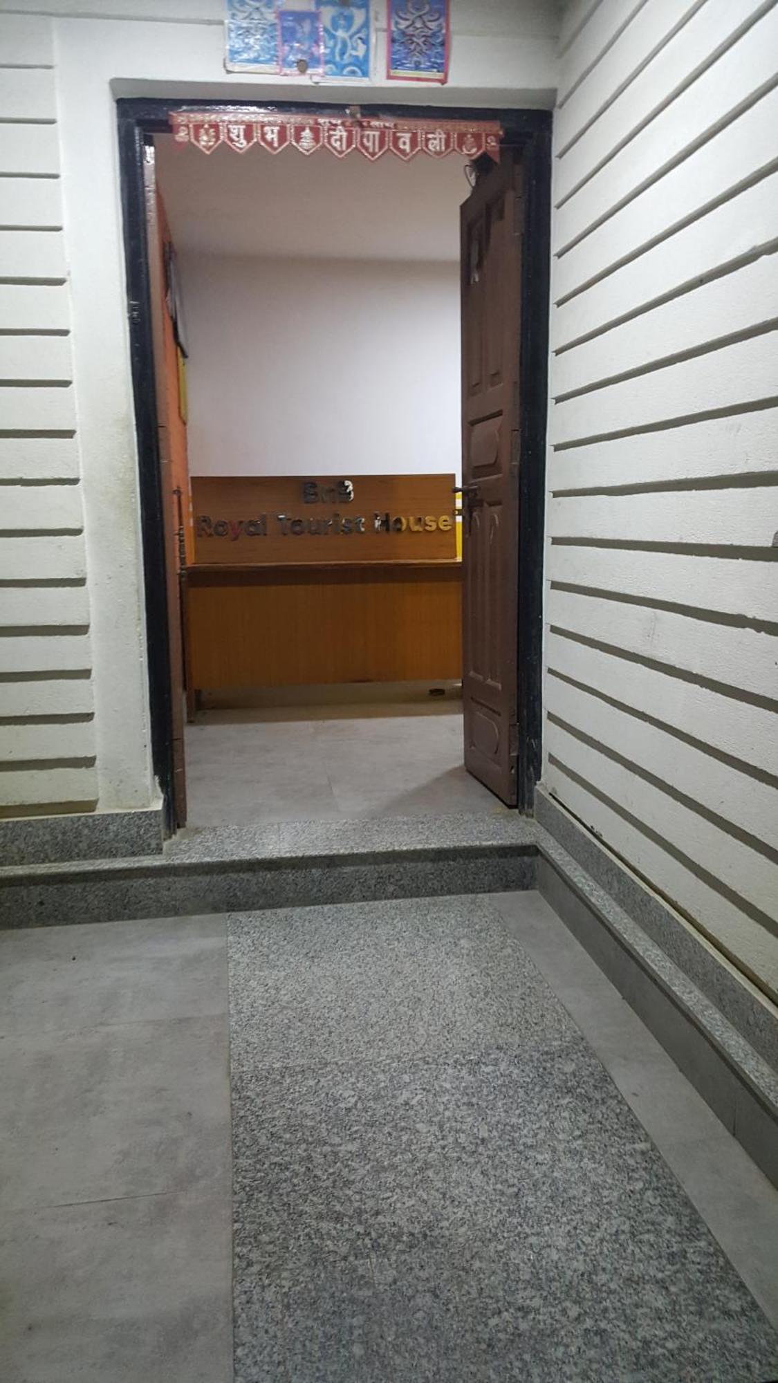 Bnb Royal Tourist House 카트만두 외부 사진