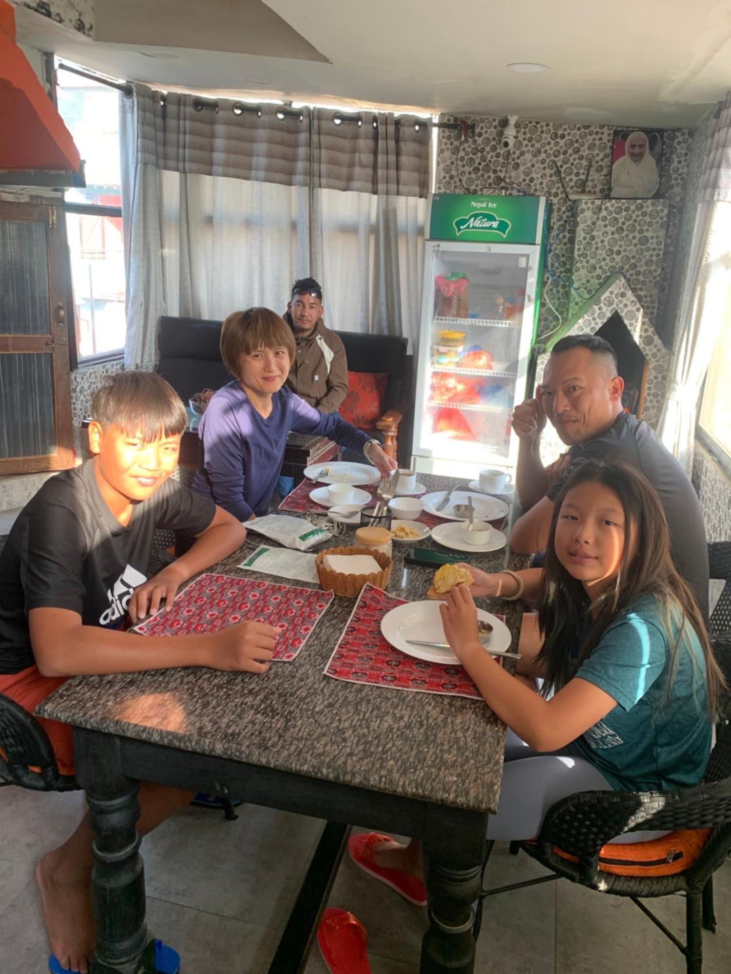 Bnb Royal Tourist House 카트만두 외부 사진